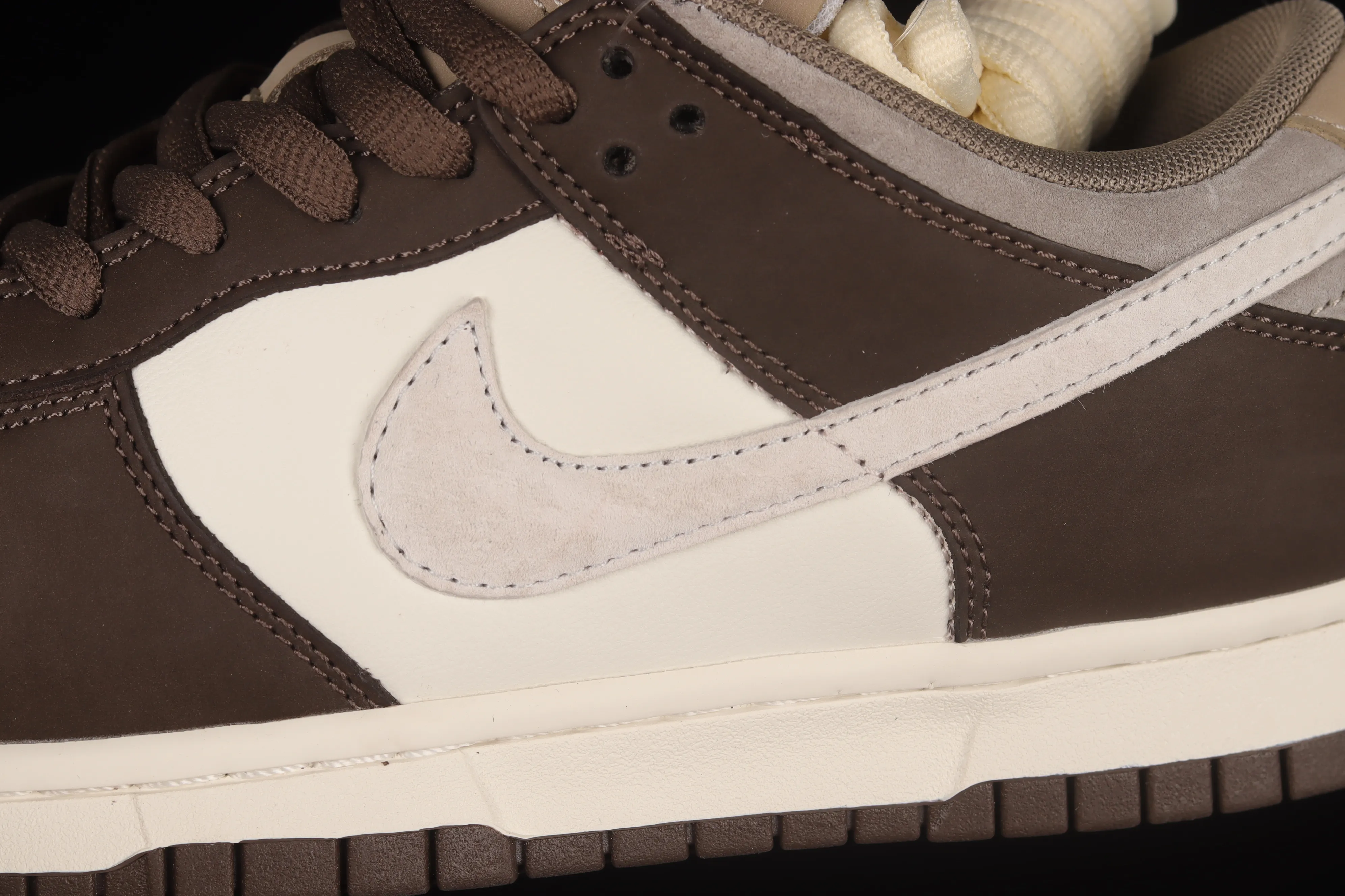 All Categories Nk SB Dunk Series Nk SB Dunk Low Low-top sneakers F version Otomo Katsuhiro x NK SB Dunk Low "Steamboy OST" Otomo Katsuhiro co-branded SB low-top sports and leisure sneakers LF0039-001